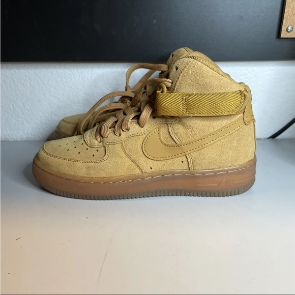 Nike - Picture 3 of 7